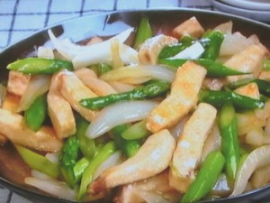 かじきとアスパラのオイスターソース炒め