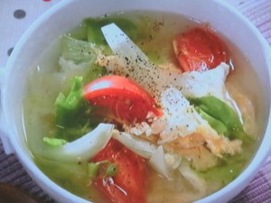 レタスとトマトの卵スープ