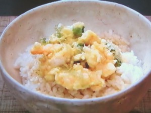 海老と三つ葉のかき揚げ丼