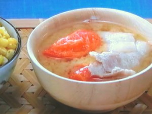 トマトの入った豚汁