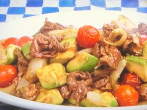 牛肉とアボカドのカレー炒め