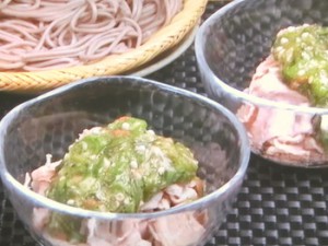 豚しゃぶのめかぶオクラソース