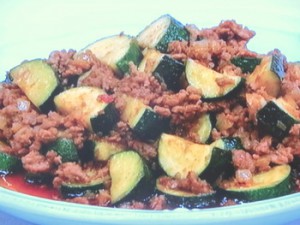ズッキーニと挽き肉のエスニック中華炒め