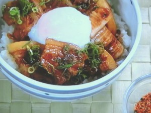 豚のみそ煮丼