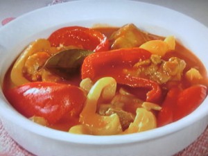パプリカと鶏肉のスープ煮