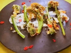 スティックブロッコリーのチリフライ ~タルタルソースと