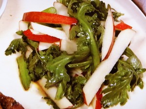 りんごと春菊のサラダ