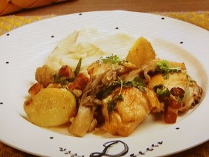 鶏肉、じゃが芋、きのこのブレゼ
