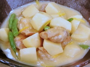 鶏肉とサトイモの白みそ煮