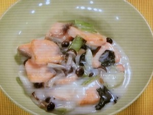 鮭とチンゲン菜の煮込み