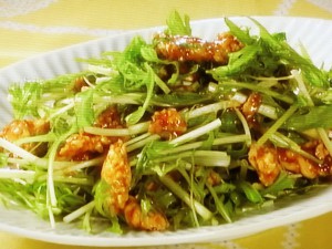 水菜と鶏そぼろのピリ辛炒め