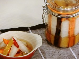 根菜と豆のスパイスレモン塩ピクルス