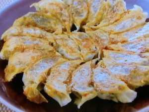 こまツナギョーザ