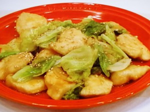 鶏むね肉と春キャベツの味噌マヨ炒め