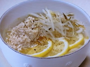 肉そぼろもやしうどん