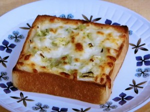 春キャベツのキッシュトースト