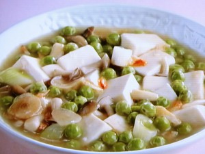 豆腐とえんどう豆の煮込み