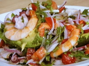 パクチーと魚介のマリネサラダ