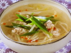もやしとひき肉のスープ