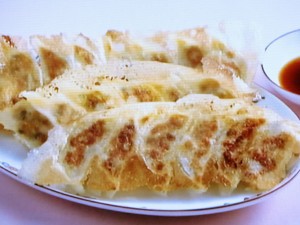 羽根つきギョウザ