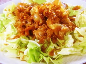 ちぎりキャベツの豚バラ甘辛ソース