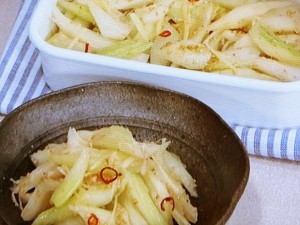 セロリのごま甘酢漬け