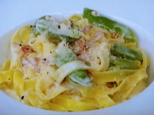 生ハムとスナップえんどうのレモンクリームパスタ