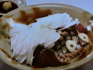 かつおと新玉ねぎの三杯酢和え