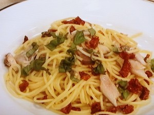 いわしのコンフィドライトマトのオイルパスタ