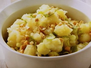 セロリとピーナツのポテトサラダ