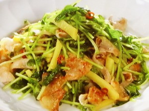 豆苗と豚肉のたくあん炒め