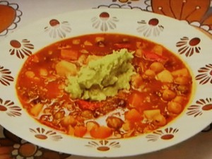 もこみち流 牛ひき肉と豆のスープ~アボカドぺーストのせ