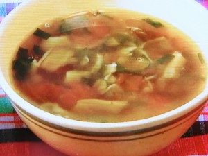 トマトと舞茸のにんにくスープ