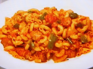 もこみち流 チョリソーとトマトソースのショートパスタ