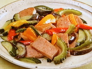 ランチョンミートの彩り夏野菜炒め
