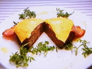 もこみち流 スパイスハンバーグ~ベーコン チーズのせ