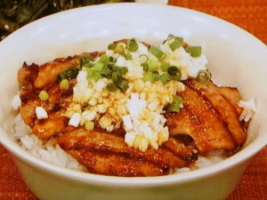 あぶり豚丼