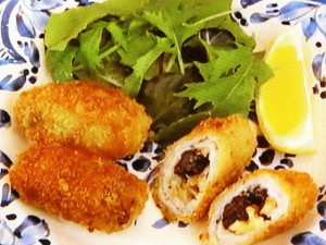 干しぶどう酢入りひとくちロールカツ