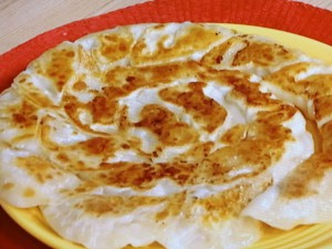 ゆで卵と豚ひき肉のマヨギョーザ
