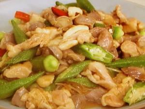 砂肝とオクラの唐辛子炒め