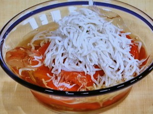 トマトとしらすの三杯酢