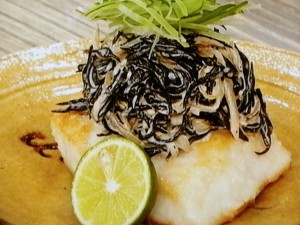 カジキのヒジキサラダのせ