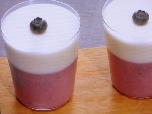 ブルーベリー&ミルクの2色ムース