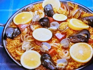 もこみち流 サラミと魚介のパエリア