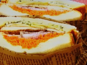 チキンと野菜のわんぱくサンド