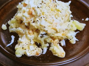 ポテトサラダと卵ソース