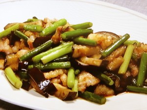 秋なすと豚肉のにんにくの芽炒め