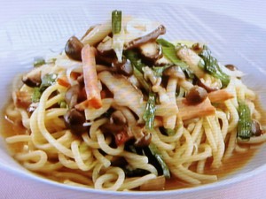 きのこと焼き豚の煮込み麺