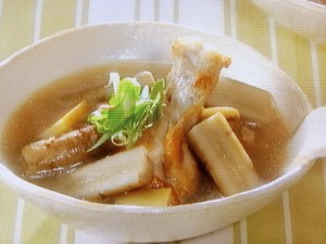 ごぼうと鶏肉のスープ