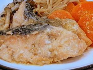 きのことさけのみそ漬け